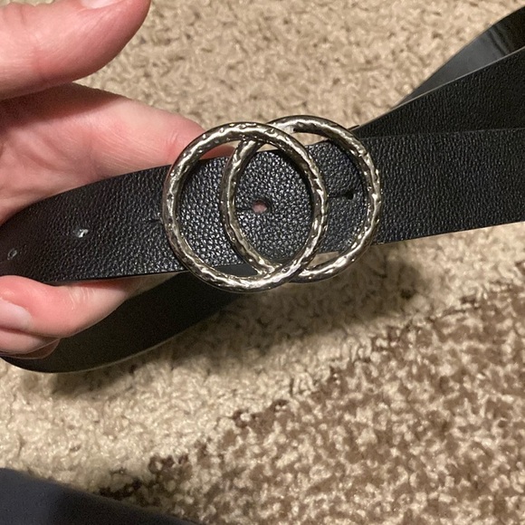 Chic Black Belt with Silver Buckle - Picture 2 of 4